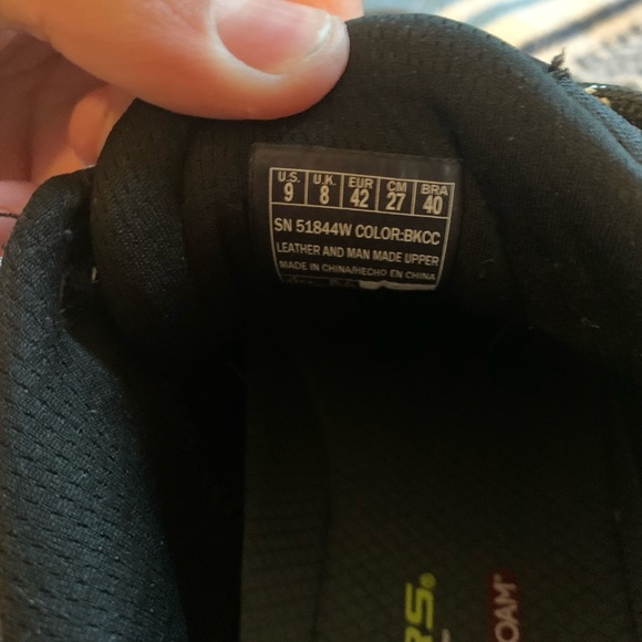 Men’s sketcher size 9. - Picture 5 of 6